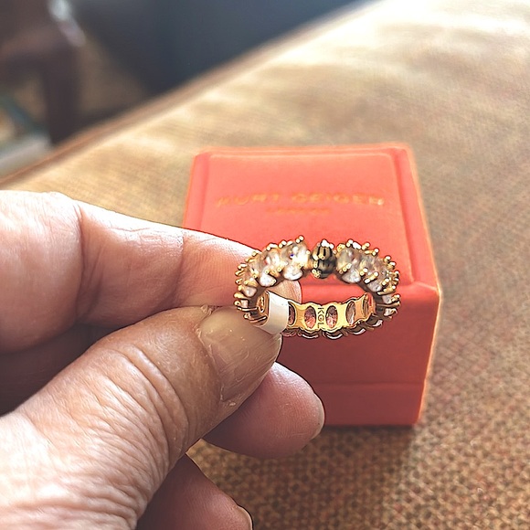 🌺NWTIBKurtGeigerLondonSparklingRhinestonesonesInfinityBand.signatureEagleHeadS:7 - Picture 8 of 10